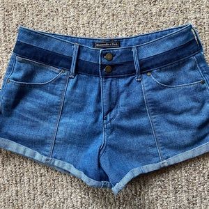 Abercrombie & Fitch women’s shorts w30